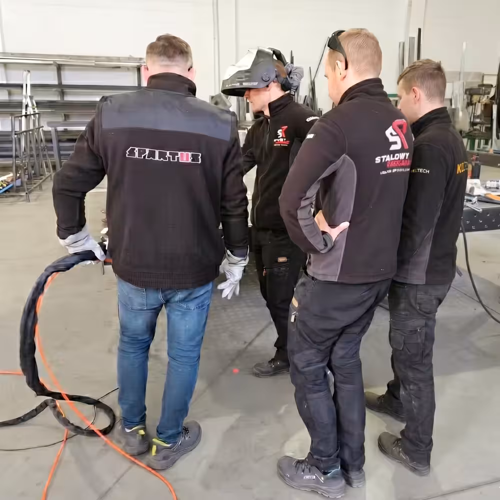 Pokaz spawania laserowego Spartus organizowany przez ekspertów Kiel-tech i Spartus w zakładzie klienta.